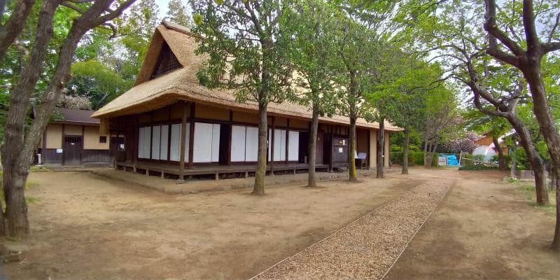 城山公園脇に佇む古民家