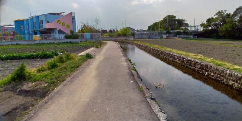 用水路と保育園