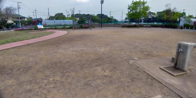 四軒在家公園(しけんざいけこうえん)全景
