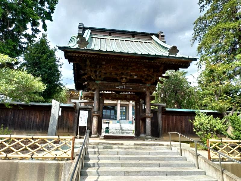 多聞寺の山門
